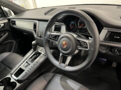 Thumbnail image: Porsche Macan Turbo PDK