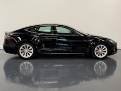 Thumbnail image: Tesla Model S Performance