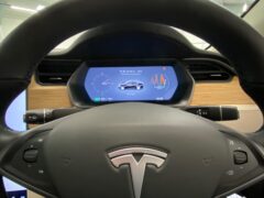Thumbnail image: Tesla Model S Performance
