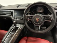 Thumbnail image: Porsche Macan S 3.0i