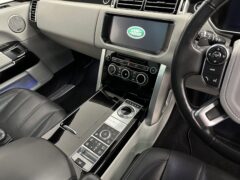 Thumbnail image: Range Rover Vogue SE 3.0V6 D