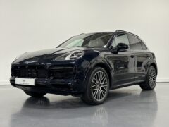 Thumbnail image: Porsche Cayenne 3.0 V6 E-Hybrid 17.9kWh Tiptronic S 4WD