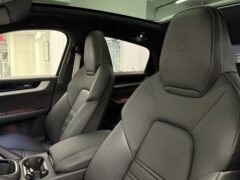 Thumbnail image: Porsche Cayenne Coupe E Hybrid  25.9 kWh