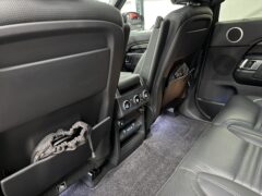 Thumbnail image: Land Rover Discovery 3.0 DV6 HSE Luxury