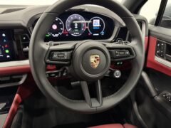 Thumbnail image: Porsche Cayenne 3.0 V6 E Hybrid 25.9 KwH