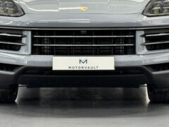 Thumbnail image: Porsche Cayenne 3.0 V6 E Hybrid 25.9 KwH