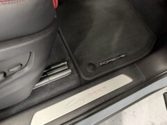 Thumbnail image: Porsche Cayenne 3.0 V6 E Hybrid 25.9 KwH