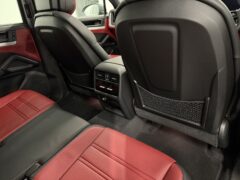 Thumbnail image: Porsche Cayenne 3.0 V6 E Hybrid 25.9 KwH
