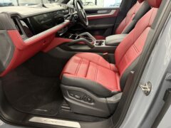 Thumbnail image: Porsche Cayenne 3.0 V6 E Hybrid 25.9 KwH