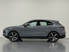 Thumbnail image: Porsche Cayenne 3.0 V6 E Hybrid 25.9 KwH