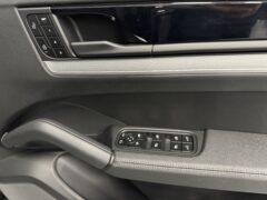 Thumbnail image: Porsche Cayenne S 4.0 V8