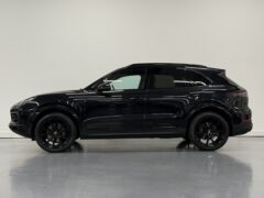 Thumbnail image: Porsche Cayenne 3.0 V6 SUV
