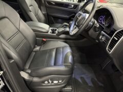 Thumbnail image: Porsche Cayenne 3.0 V6 SUV