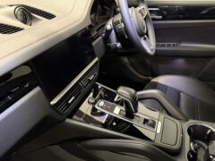 Thumbnail image: Porsche Cayenne 3.0 V6 SUV