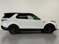 Thumbnail image: Land Rover Discovery 3.0 P360 HHEV Dynamic SE