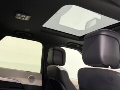 Thumbnail image: Land Rover Discovery 3.0 P360 HHEV Dynamic SE