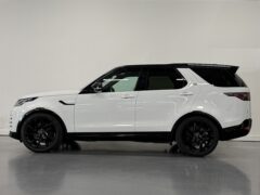 Thumbnail image: Land Rover Discovery 3.0 P360 HHEV Dynamic SE