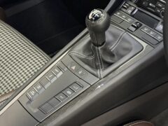 Thumbnail image: Porsche 911R