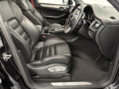 Thumbnail image: Porsche Macan Turbo