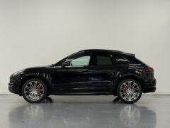 Thumbnail image: Porsche Macan Turbo