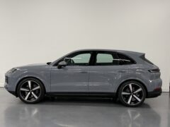 Thumbnail image: Porsche Cayenne 3.0 V6 E Hybrid 25.9 KwH