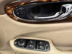 Thumbnail image: Jaguar Soverign 4.2 V8