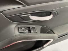 Thumbnail image: Porsche Cayman GT4 PDK